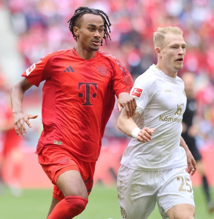 下一场有机会吗？17岁阿萨雷换下凯恩上演德甲首秀 目前身价250万