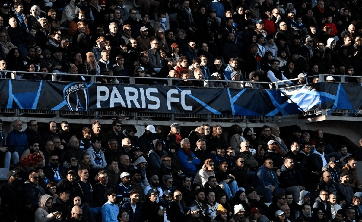 巴黎足球会晋级法甲，35年后巴黎再现首都德比