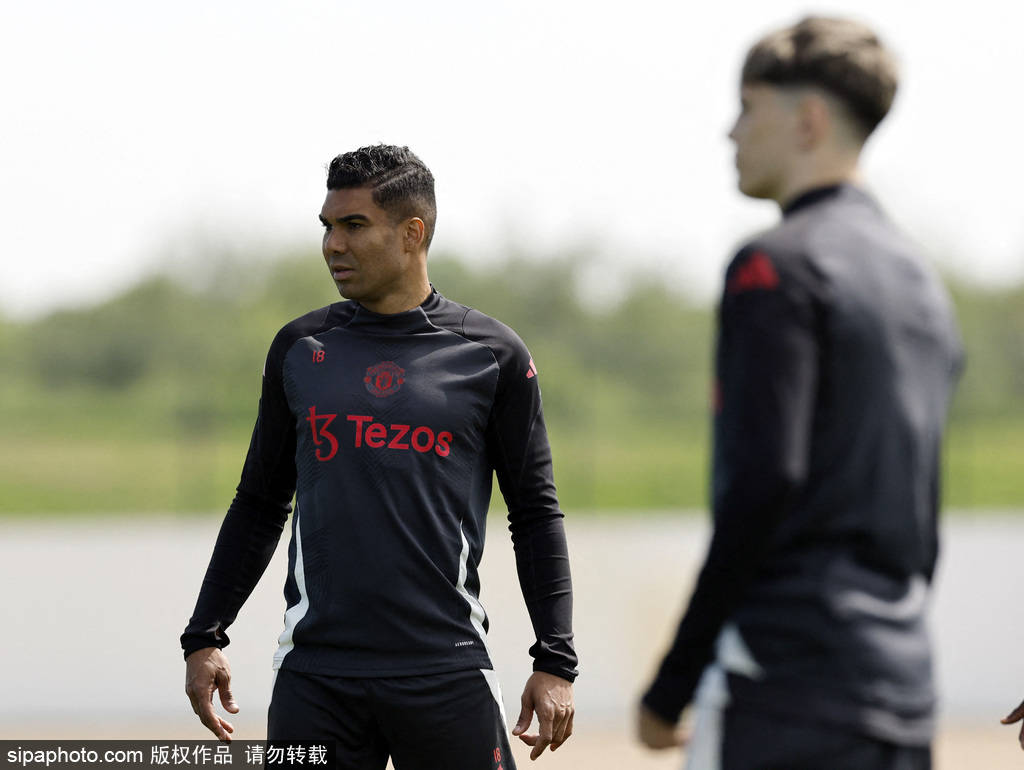 6250万镑！曼联豪赌狼队尖刀库尼亚，接过传奇10号，他能拯救阿莫林和红魔吗？